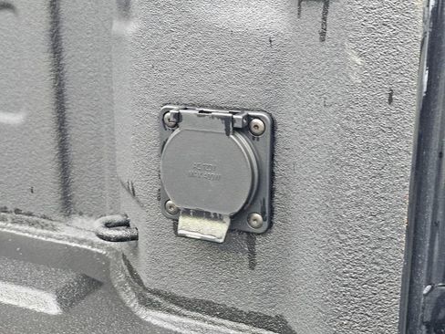 Used 2025 GMC Sierra 1500 Elevation image 14