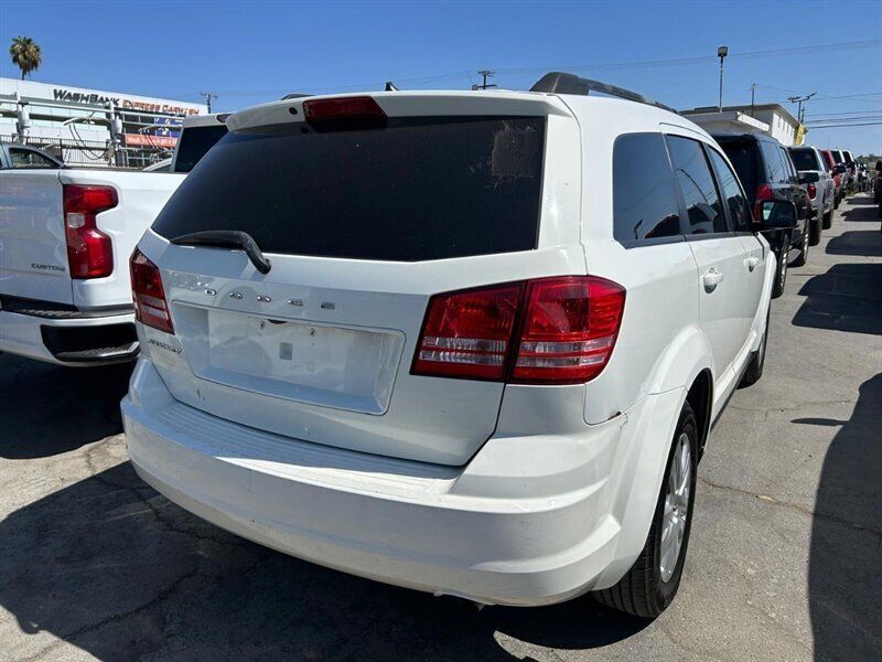Used 2019 Dodge Journey SE FWD image 29