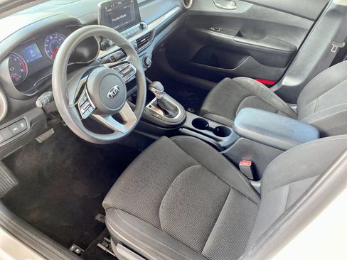 Used 2020 Kia Forte LXS FWD image 9