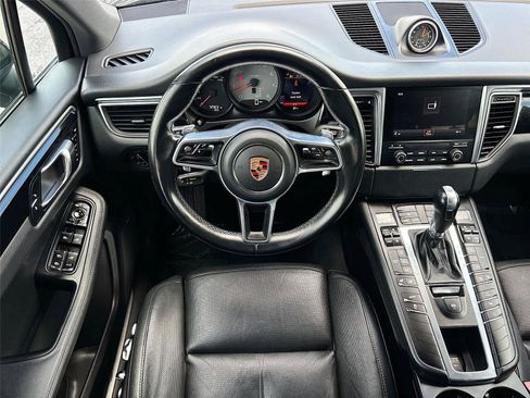 Used 2018 Porsche Macan S AWD/4WD image 22