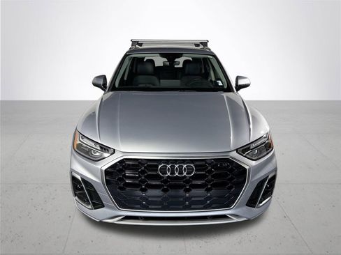 Used 2023 Audi Q5 2.0T Premium w/ Convenience Package AWD/4WD image 3