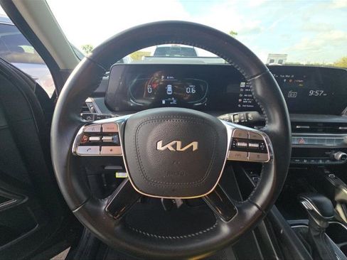 Used 2025 Kia Telluride S image 4