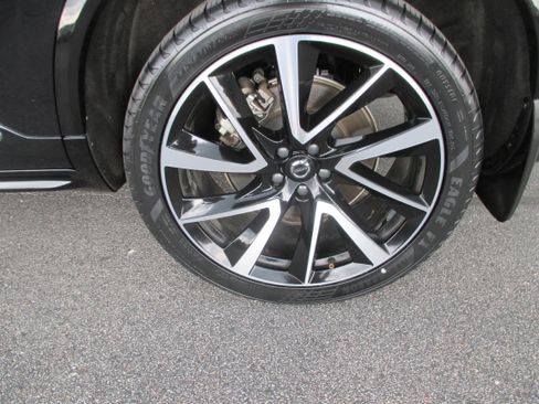 Used 2023 Volvo XC90 B6 Plus w/ Protection Package Premier AWD/4WD image 9