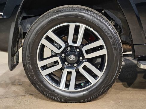 Certified 2024 Toyota 4Runner Limited AWD/4WD image 17