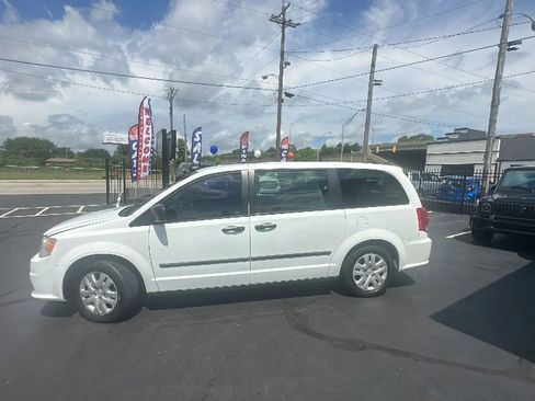 Used 2014 Dodge Grand Caravan American Value Package image 4