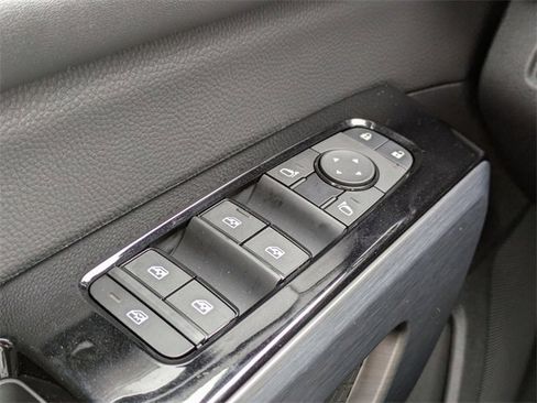 Used 2024 Nissan Pathfinder SL w/ Black Appearance Package image 26