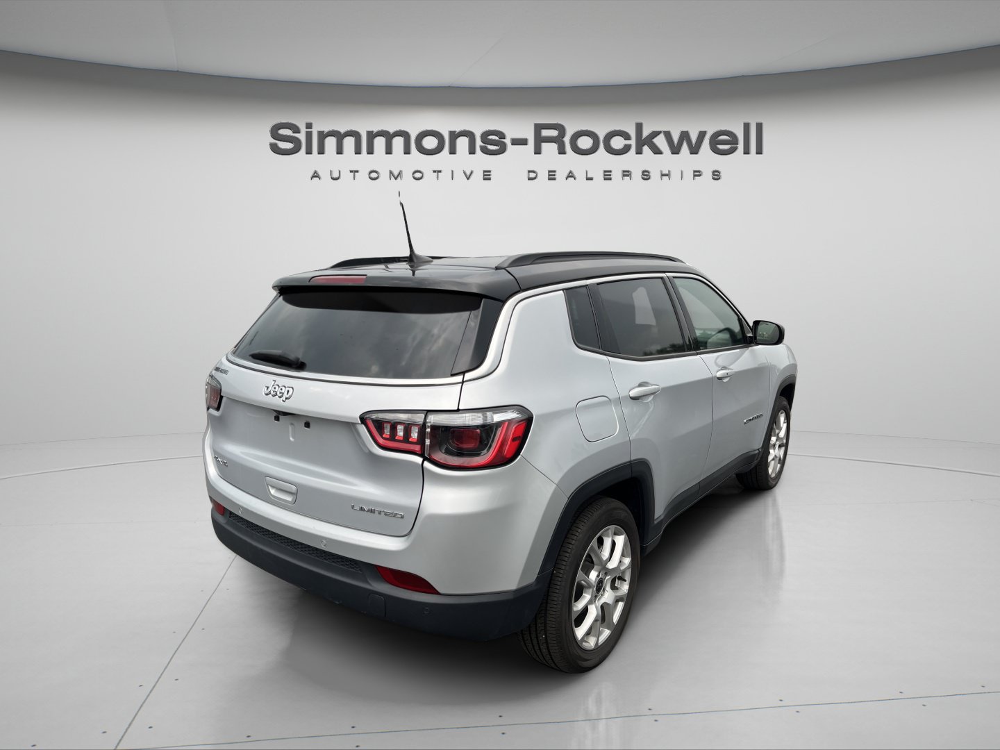 Used 2025 Jeep Compass Limited AWD/4WD image 5