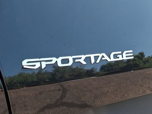 Used 2023 Kia Sportage LX AWD/4WD image 30
