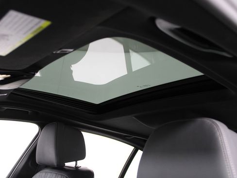 Used 2023 BMW 530e w/ M Sport Package image 10