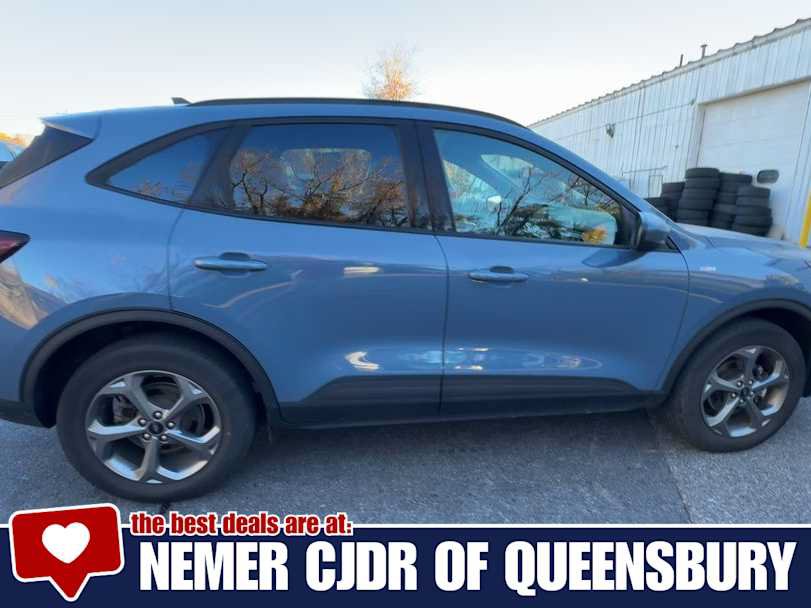Used 2025 Ford Escape ST-Line Select AWD/4WD image 9