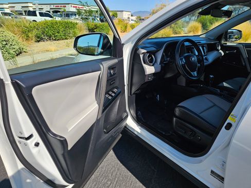 Used 2018 Toyota RAV4 Limited w/ Advanced Technology Package FWD image 15