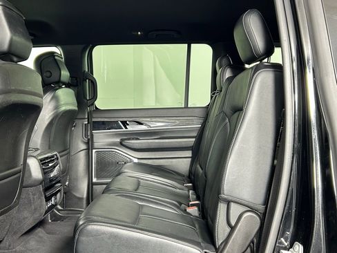 Used 2022 Jeep Wagoneer Series II image 18