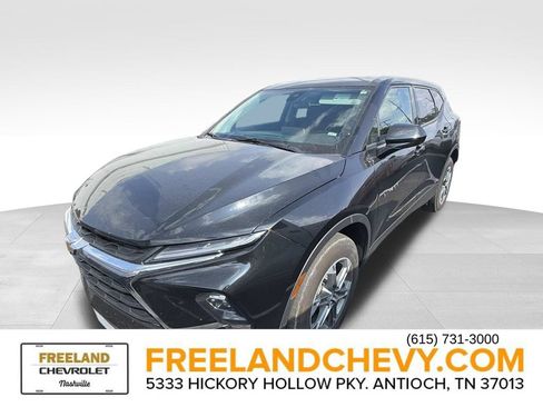 Used 2025 Chevrolet Blazer LT FWD image 4