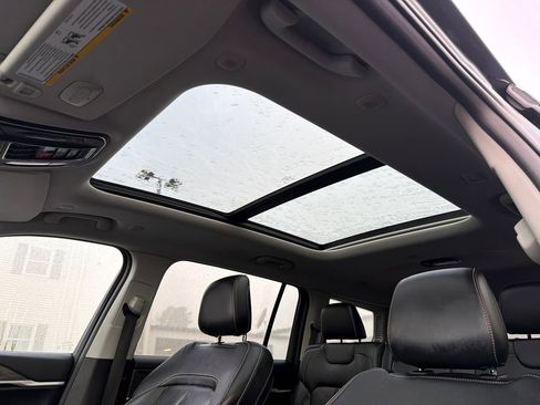 Used 2022 Jeep Grand Cherokee L Limited image 33