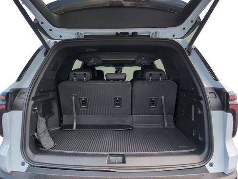 New 2026 Chevrolet Traverse Z71 w/ Enhanced Driving Package AWD/4WD image 6