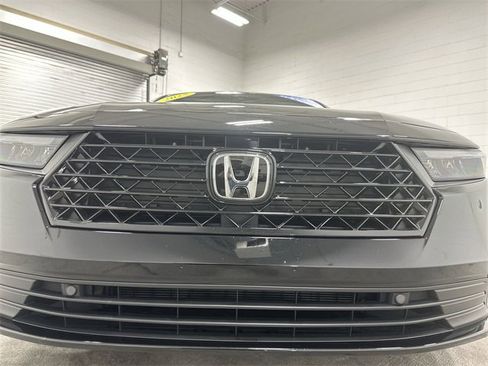 Used 2025 Honda Accord Touring image 10