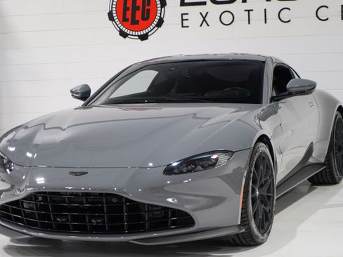 Used 2022 Aston Martin V8 Vantage Coupe RWD image 30