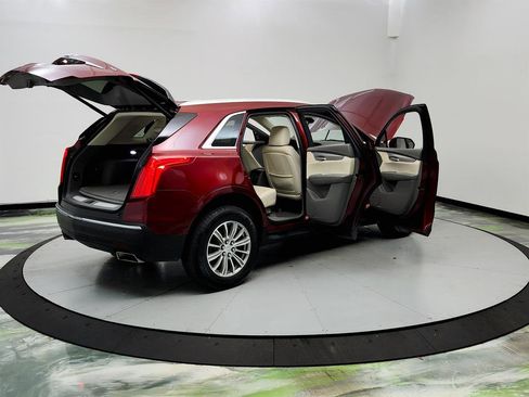 Used 2018 Cadillac XT5 Luxury w/ Driver Awareness Package image 11