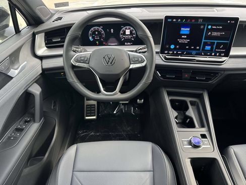 New 2026 Volkswagen Tiguan SE R-Line AWD/4WD image 8