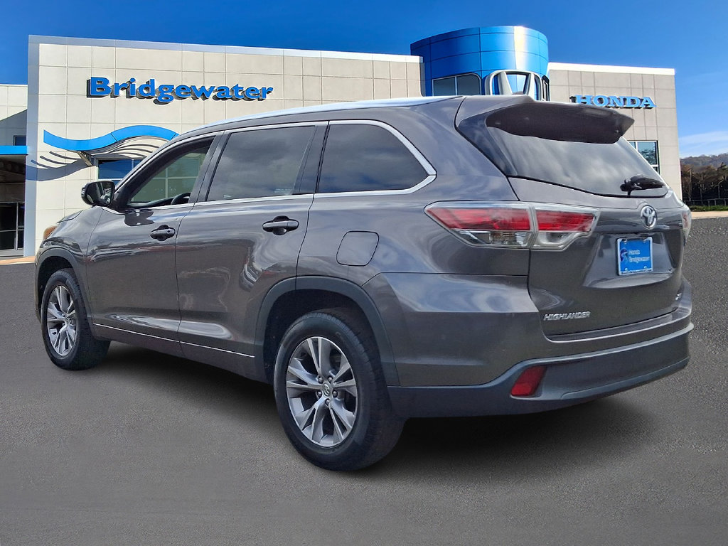 Used 2015 Toyota Highlander XLE FWD image 4