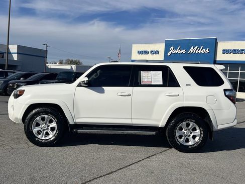 Used 2017 Toyota 4Runner SR5 Premium image 21