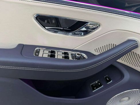 Certified 2024 Bentley Flying Spur V8 image 45