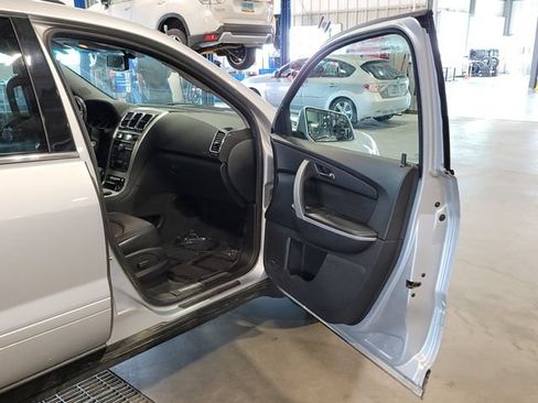 Used 2012 GMC Acadia SLT AWD/4WD image 17