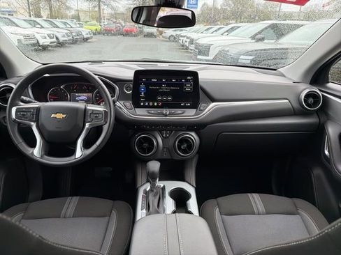 Used 2025 Chevrolet Blazer LT AWD/4WD image 26