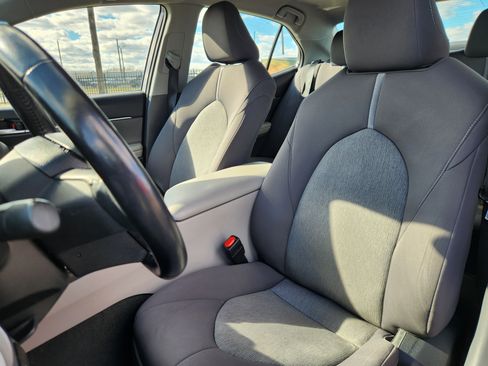 Used 2023 Toyota Camry LE image 7