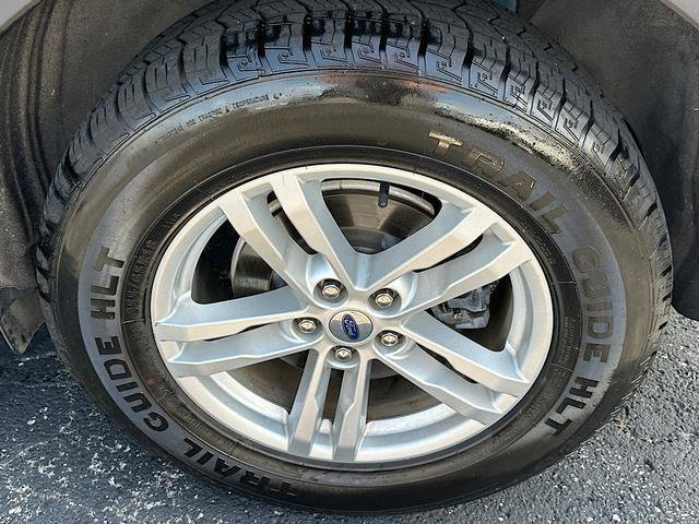 Used 2020 Ford Explorer XLT w/ Equipment Group 202A AWD/4WD image 26