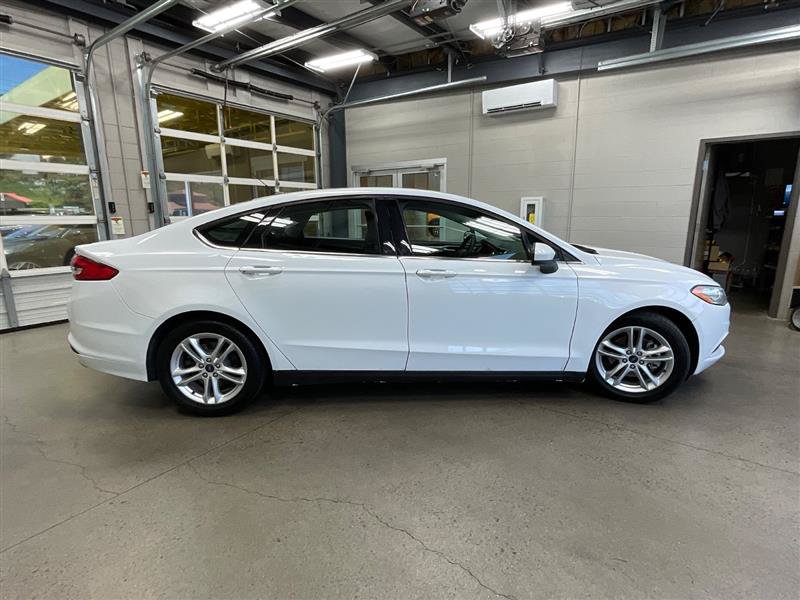 Used 2018 Ford Fusion SE FWD image 7