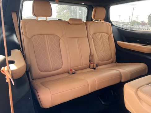 Used 2022 Jeep Grand Wagoneer Series III AWD/4WD image 35