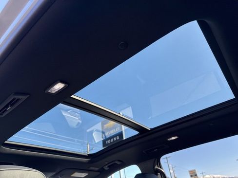 Used 2026 GMC Acadia AT4 w/ Luxury Package image 16