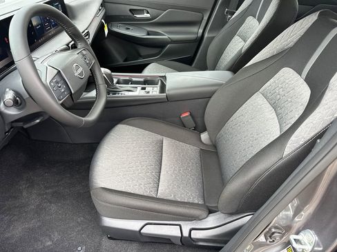 Used 2026 Nissan Sentra SV w/ SV Convenience Package image 9