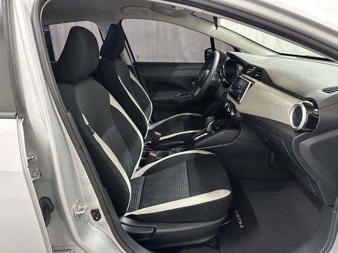 Used 2021 Nissan Versa SV image 11