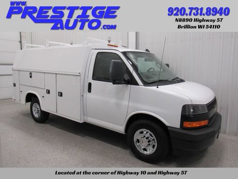 Used 2018 Chevrolet Express 3500 w/ Power Convenience Package RWD image 3