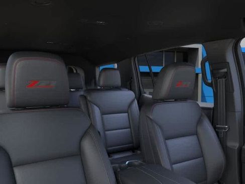 New 2026 Chevrolet Traverse Z71 w/ LPO, Floor Liner Package image 24