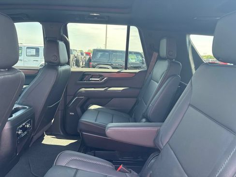 Used 2026 GMC Yukon Denali w/ Sun & Power Step Package AWD/4WD image 14