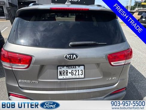Used 2017 Kia Sorento EX w/ EX Advanced Touring Package FWD image 4
