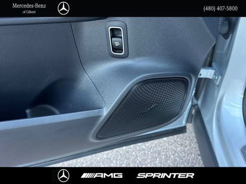 Certified 2025 Mercedes-Benz GLA 250 w/ Exclusive Package image 18