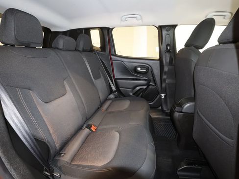 Used 2023 Jeep Renegade Latitude AWD/4WD image 26