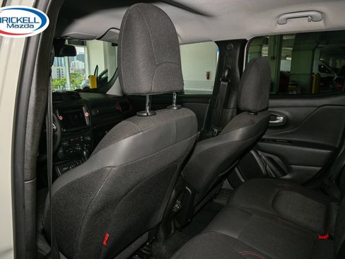 Used 2023 Jeep Renegade Trailhawk AWD/4WD image 18