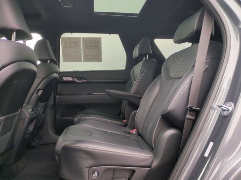 Used 2024 Hyundai Palisade Calligraphy image 13