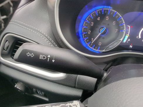 New 2026 Chrysler Pacifica Select FWD image 28