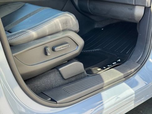 Certified 2023 Honda Pilot Touring image 34