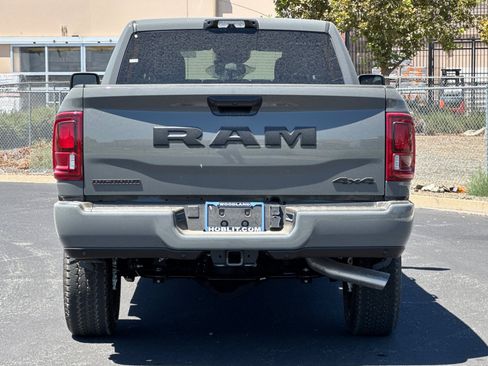 New 2026 RAM 2500 Big Horn AWD/4WD image 4