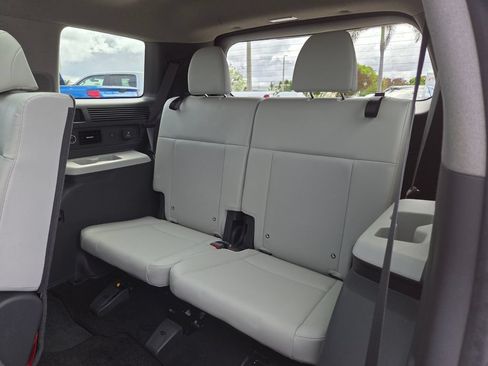 Used 2024 Hyundai Santa Fe Limited FWD image 19