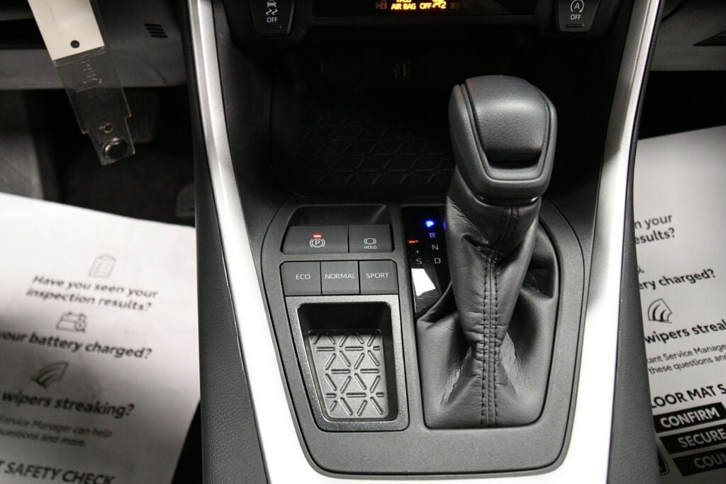 Certified 2025 Toyota RAV4 LE FWD image 17