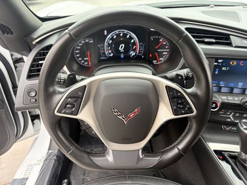 Used 2019 Chevrolet Corvette Stingray Coupe w/ Carbon Flash Badge Package RWD image 19