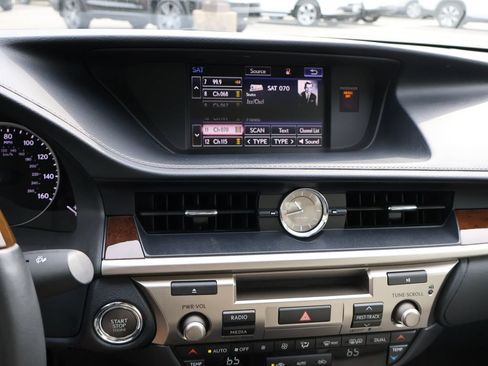 Used 2015 Lexus ES 350 w/ Luxury Package FWD image 19